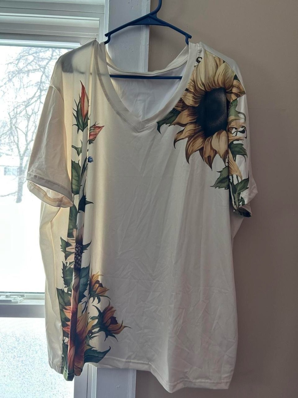 Cream V-Neck Sunflower Print Short Sleeve Top